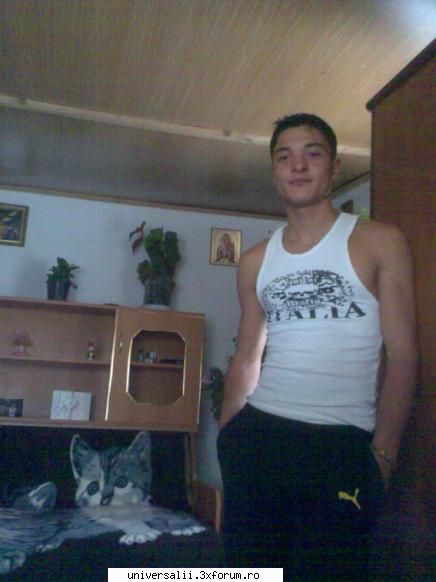 salutare sunt dragos din calarasi am 22 de ani si sunt student :dinti: prezentare buldozer